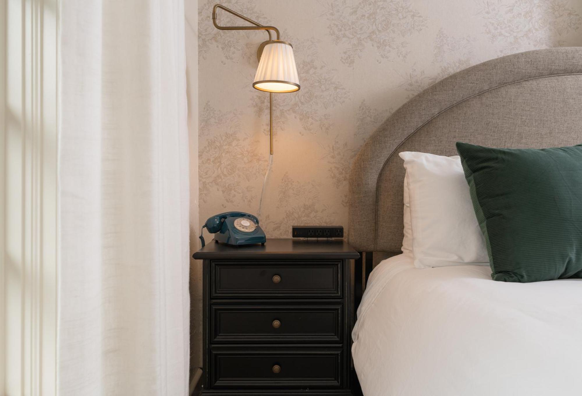 Bed and Breakfast Petit Soleil - Bed, Breakfast And Bar San Luis Obispo Exterior foto