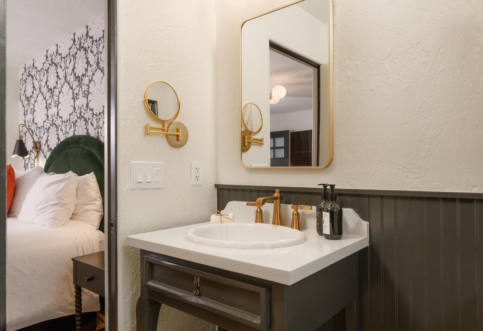 Bed and Breakfast Petit Soleil - Bed, Breakfast And Bar San Luis Obispo Exterior foto