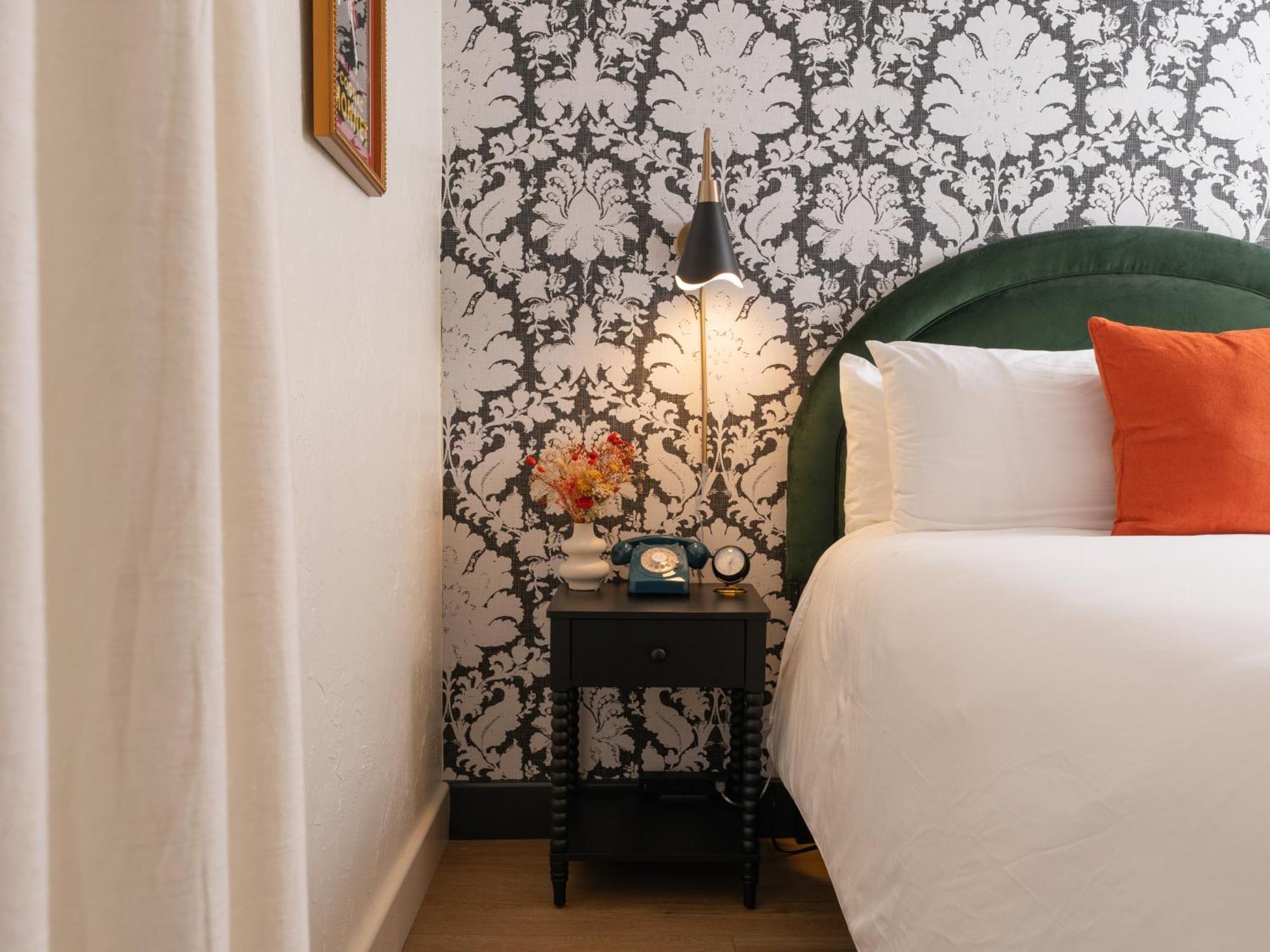 Bed and Breakfast Petit Soleil - Bed, Breakfast And Bar San Luis Obispo Exterior foto